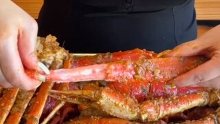 Alaskan crab is very delicious 🍑🍑