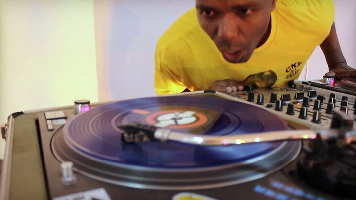 DJ CHOKOLATY Apres. NEW OLD SCHOOL-BATIDA DA VELHA ESCOLA