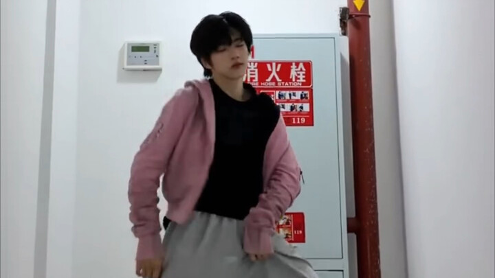 Zhang Hanshui’s Self-Choreographed Chanel