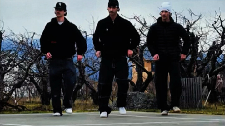 Wishing everyone a happy New Year! May you have smooth sailing, abundant wealth, and success all the