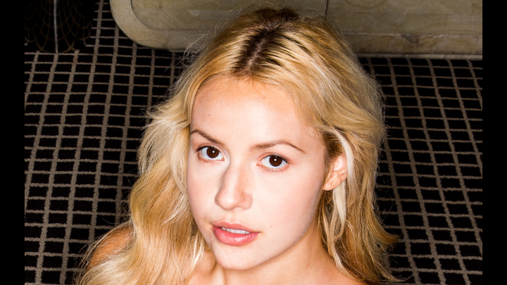 Kylie Page---美国母牛