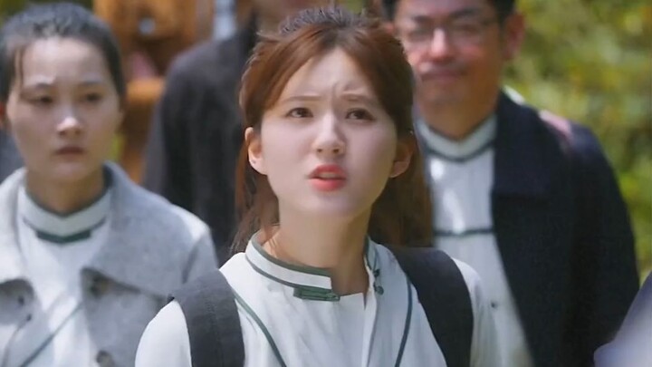 Gadis nakal penuh semangat rebel, kabur sekolah lalu diserang habis-habisan oleh tawon sampai “wajah