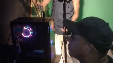 produção da música Lei da Farsa no estúdio Primatas Records
