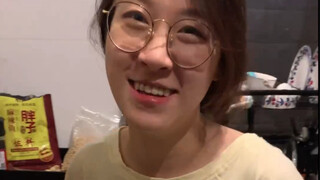 Menantang untuk berbicara dengan istri menggunakan gaya sastra Versailles