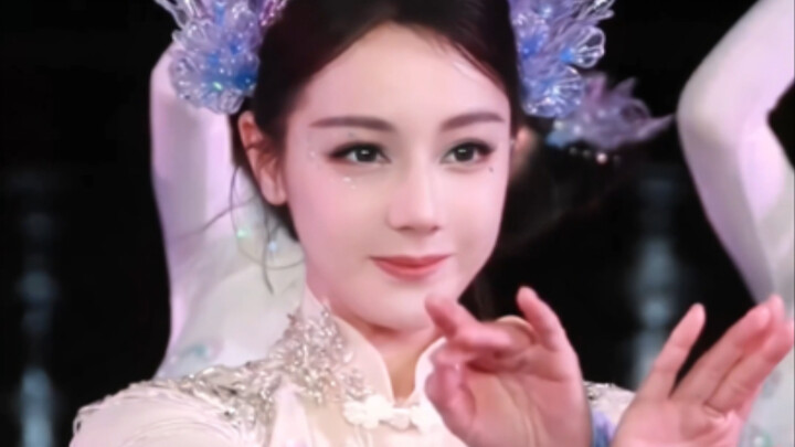 Video rekaman langsung ini benar-benar menghadirkan kecantikan aslinya!