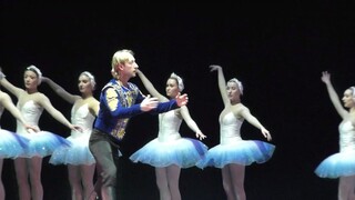 ييفجيني بروشنكو وأولغا سميرنوفا يشاركان في رقصة "بحيرة البجع"