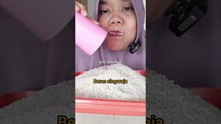 DYMA |ASMR RAW RICE EATING |Makan Beras | asmrrawriceeating| #asmrsounds  #asmr #shorts #mukbang