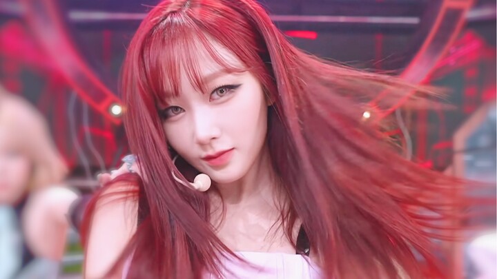 【LIVE 4K Sub Indo】Idola Terus Menatapku Sepanjang Pertunjukan — Aespa: ‘Girls’ (One-Take di Panggung