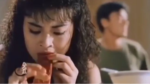 "คุณทำอะไรอะ？"