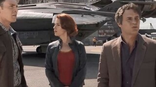 Captain America and Banner thought that the headquarters of SHIELD was a submarine, but they were du
