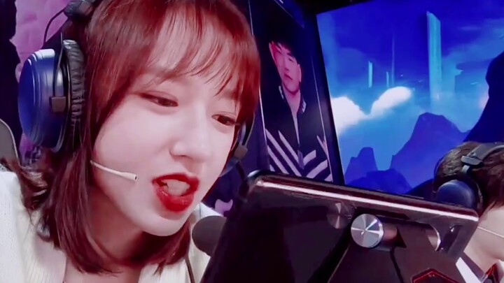 [Gaming God//Luo Yunxi x Cheng Xiao | Professional Hero Player x King of Glory Girl] Pseudo E-sports