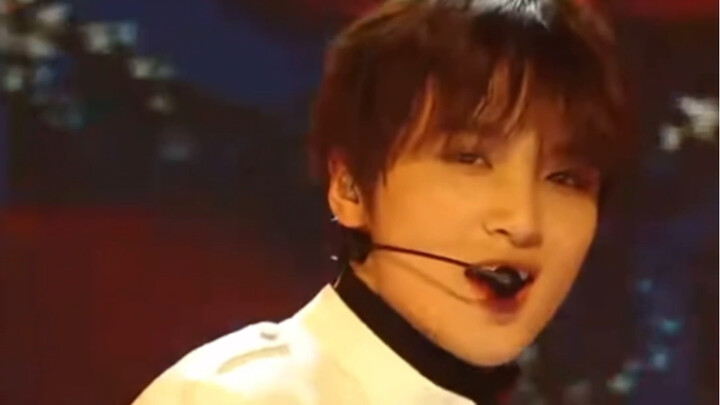 Hãy cùng xem màn trình diễn “Love shot” kéo dài 14 giây của Lee Kye Chan