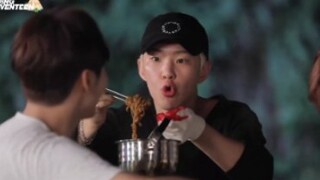 【SEVENTEEN】Cơm trong bát của tôi là dành cho đồng đội, và tay tôi dùng để đút cho họ ăn (nhạc nền:at