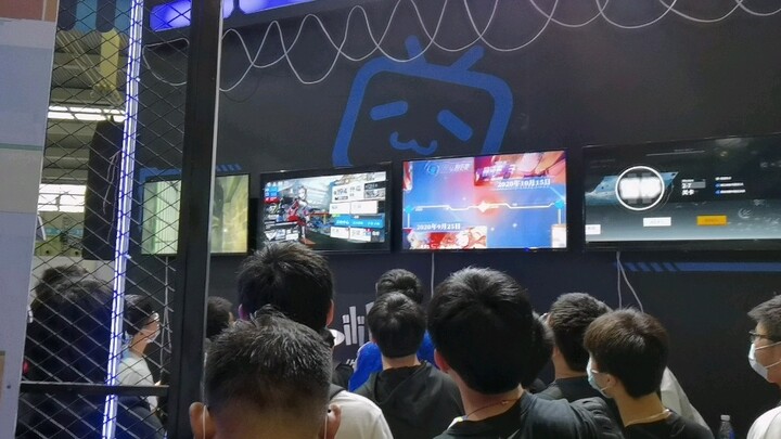 'Arknights' saat Anda menggambar kartu di depan umum