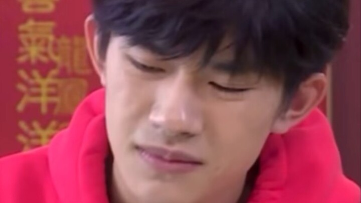 【อี้หยางเชียนซี】เขาขี่มอเตอร์ไซค์เก่งมากเลย