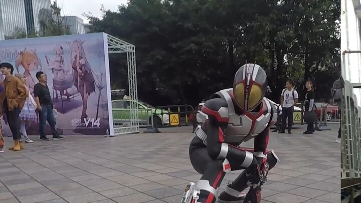 [CD Comic Exhibition] UP transformed into FAIZ and appeared on the second day of Chengdu CD Century 
