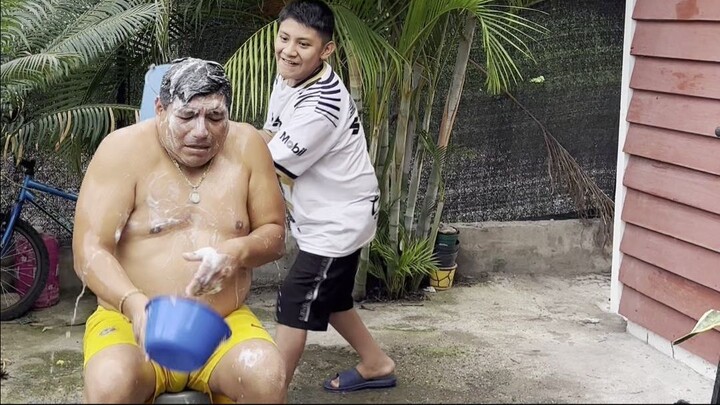 un buen baño con agua fria