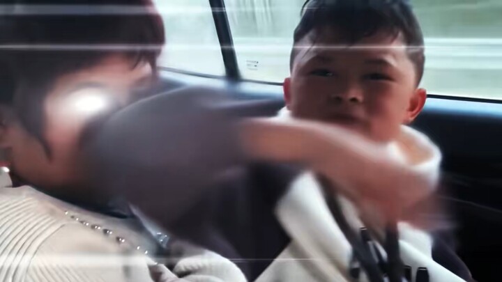 AI: Tôi có thể dự đoán động thái tiếp theo của con người Con người: ☝️🤓 Này