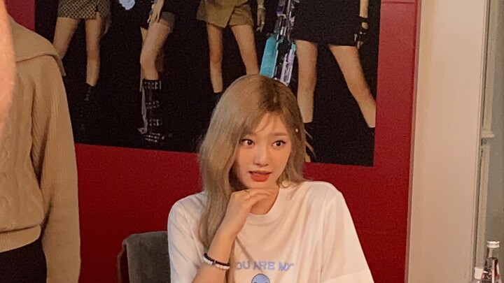 “Nì tài piāo niàng” – Tiếng Trung “nhựa” của fan Pháp