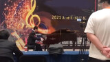 Juri Kompetisi Piano Dikejutkan Denting Kuat "Cheche Ren"