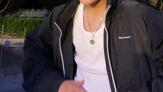 هذا المكان بارد بعض الشيء #رقص