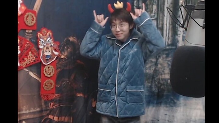提前祝大家新春快乐！牛气冲天！