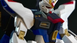 [Bandai MG Gundam Review] Chapter 33: Is the design from 15 years ago good? "MG Strike Freedom Gunda