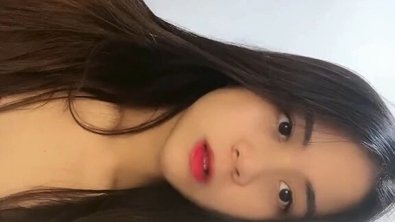 kadang bikin aku kesel hehehe lucuuuu ndakkk aku :3