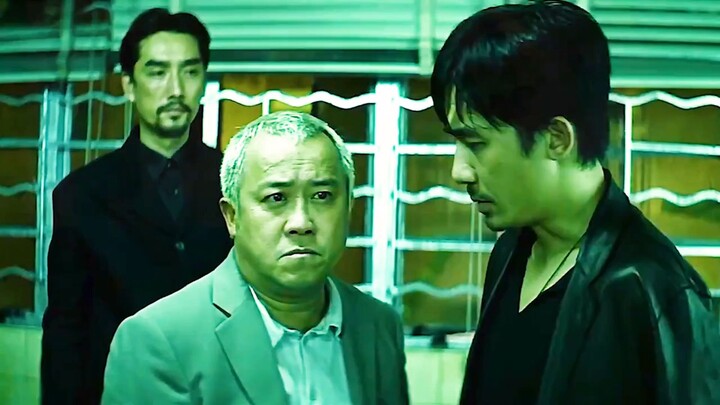 The undercover agent just wanted to come forward and say a few words, but he didn't expect the gang 