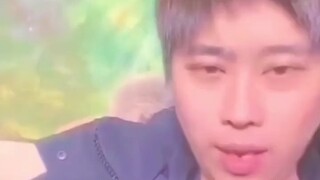 妈妈问我为什么站着拉屎