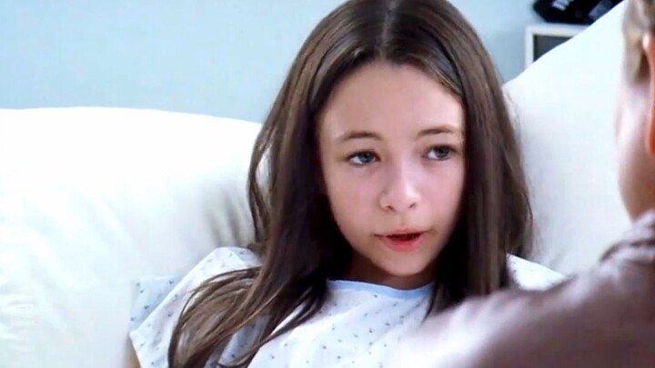 Cha mẹ bỏ con gái vào lò nướng nhưng cô bé đã được một cảnh sát cứu thoát, một hành động mà cô bé sẽ