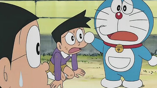 Tiểu Phúc cầm lấy nước rửa chân của Shizuka và uống từng ngụm lớn.