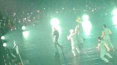 Fancam Baekhyun #Pineapple slice Reverie tour in singapore