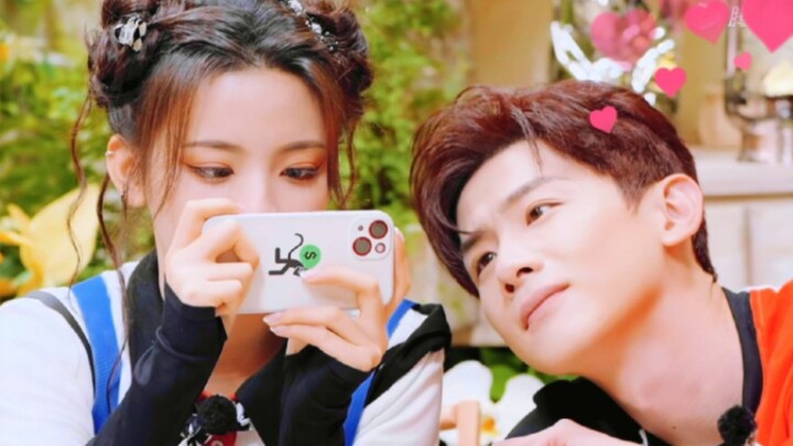 พวกเขาโอบกันแล้ว โอบกันแล้ว อ๊ากกกกก [ไป๋เยว่กวง]