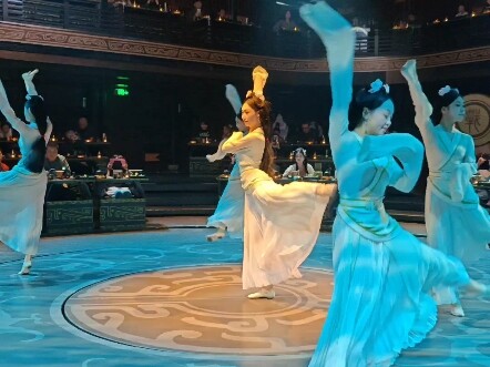 Versi 2 menit tanpa potongan dari "Meniru Langkah Orang", langsung dimulai dengan Melody.