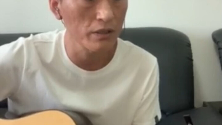 After years of struggling to learn guitar, I’m finally ready to show you my embarrassing attempt!