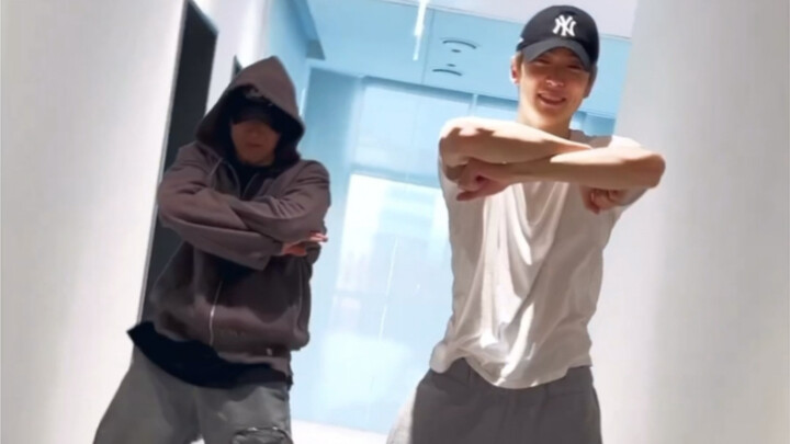 [230501] TEN Lee Young-chin & Jung Jae-hyun #PerfumeChallenge