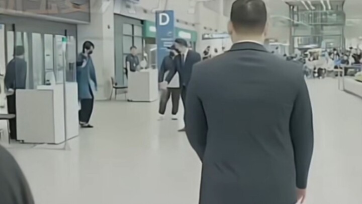 Melihat popularitas Minghao di video orang lain...