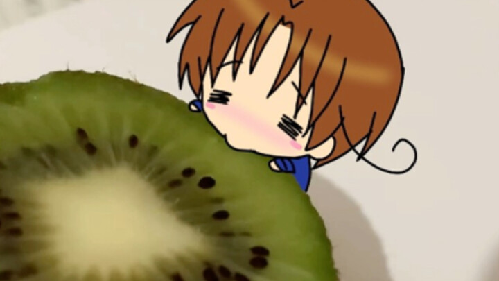 Watch Xiaoyi eat a kiwi fruit for one minute