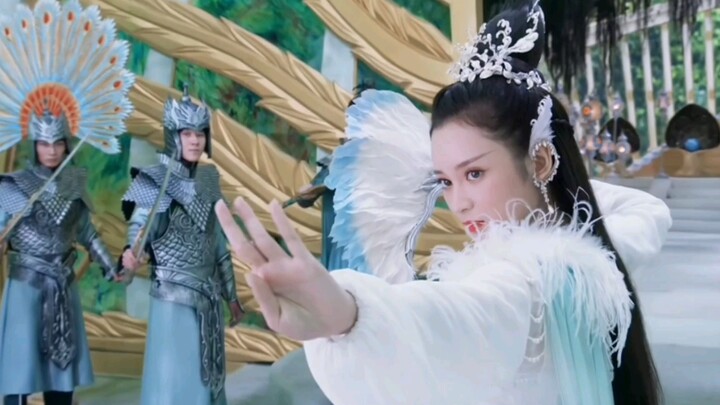 النبل والكبرياء الظاهران للعين المجردة معاً/ أستطيع مشاهدة هذه البداية مائة مرة!