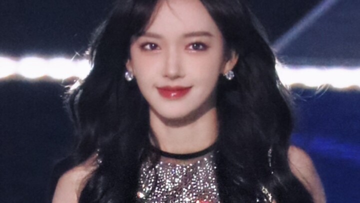 “Kesegaran dan dimensi yang tak bisa disembunyikan meski kualitas gambarnya buram”