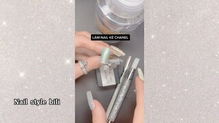 Làm nail kẻ chanel