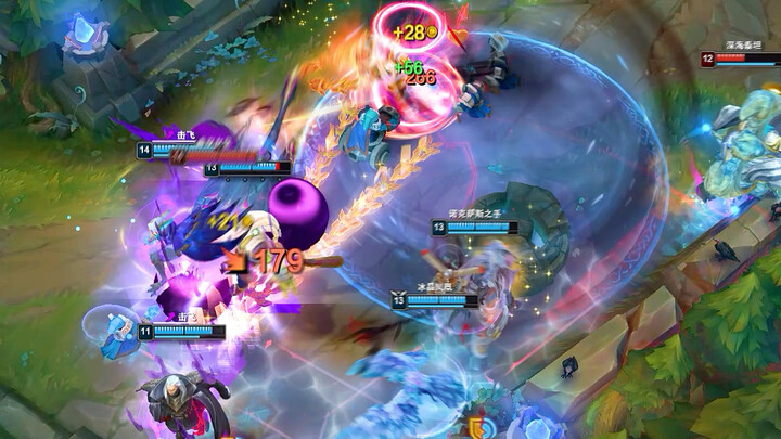塞拉斯武魂真身直接1v5