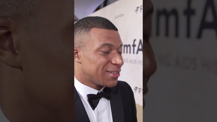 La réaction de Mbappé quand on lui demande s'il va signer au Real Madrid