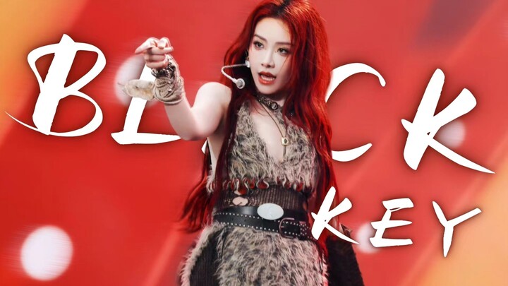 Every Frame is a Stage Textbook | Official Photos of Yu Yan's "Black Key" Performance at Changzhou X