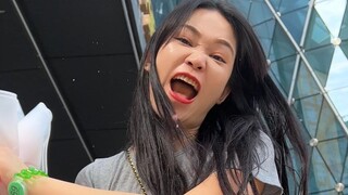 Yêu đương một lúc sướng, tặng hoa đến lò hỏa táng!