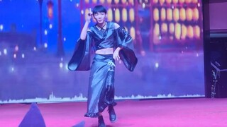 I won first place by dancing Gokuraku at the comic convention!