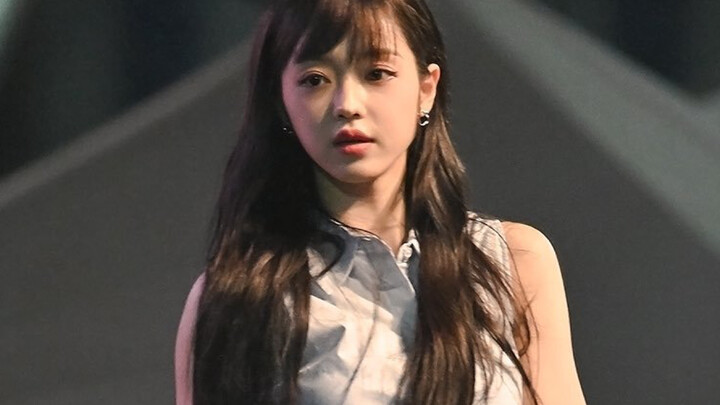 『OH MY GIRL』220930 YooA Dolphin Straight Shot