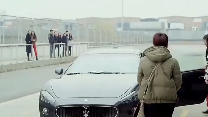 คิดครั้งเดียว 12,000 ใครจะว่าอะไรได้ ในเมื่อสาวคนนี้ฝีมือแน่นเวอร์!