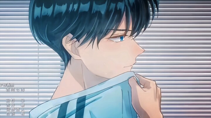 Dark Hair, Blue Eyes Handsome Guy! An Elegant Prince on Stage, a Willful Gorilla Offstage